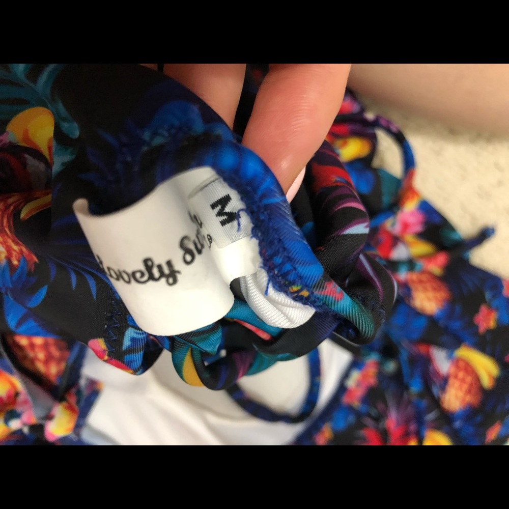 Tropical One-Piece! - Picture 5 of 5